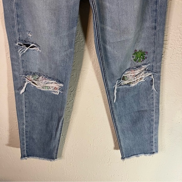 AMERICAN Eagle x Keith Haring Distressed Patch Work Mom Jeans - Picture 6 of 12